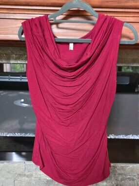 Zeegoo Sleeveless Drape Neck Tank Top - Redish Burgandy. Size Small.